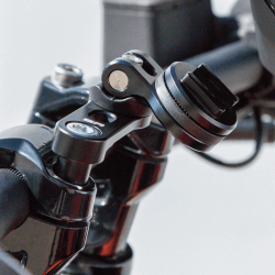 SP-CONNECT SUPPORT PONTET DE GUIDON